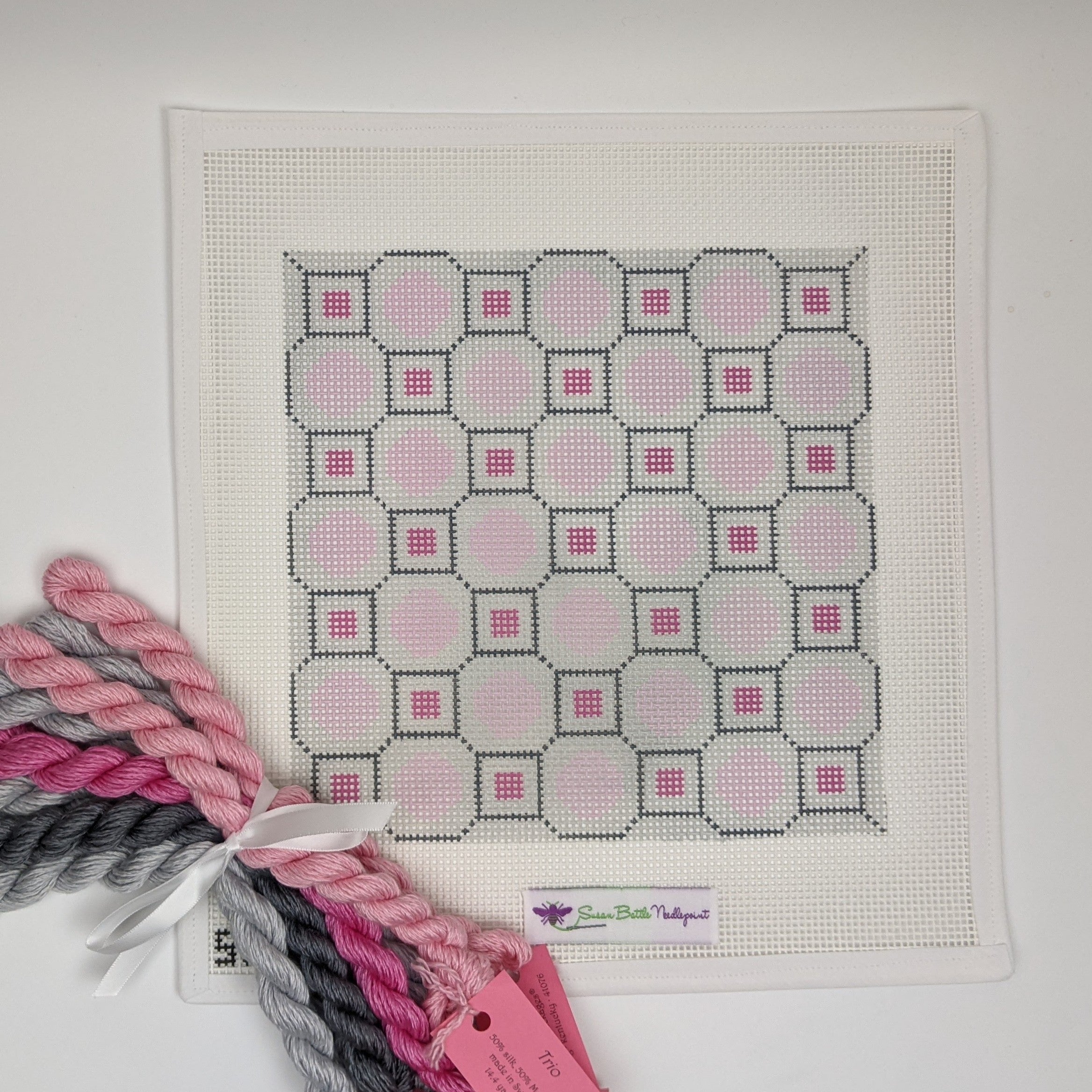 Pink & Gray Geometric (10 mesh) CANVAS & FIBERS KIT