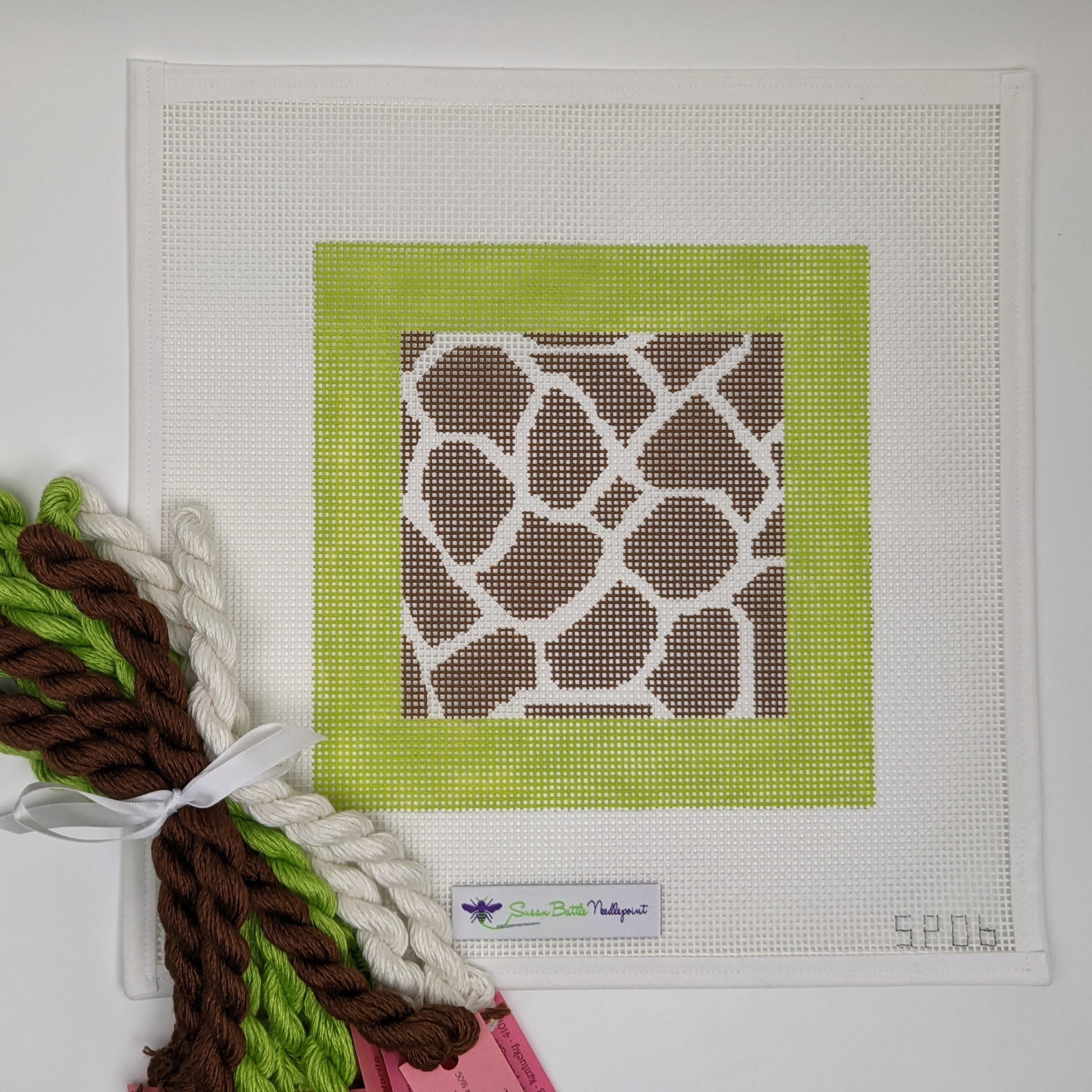 Giraffe Lime Border (10 mesh) CANVAS & FIBERS KIT