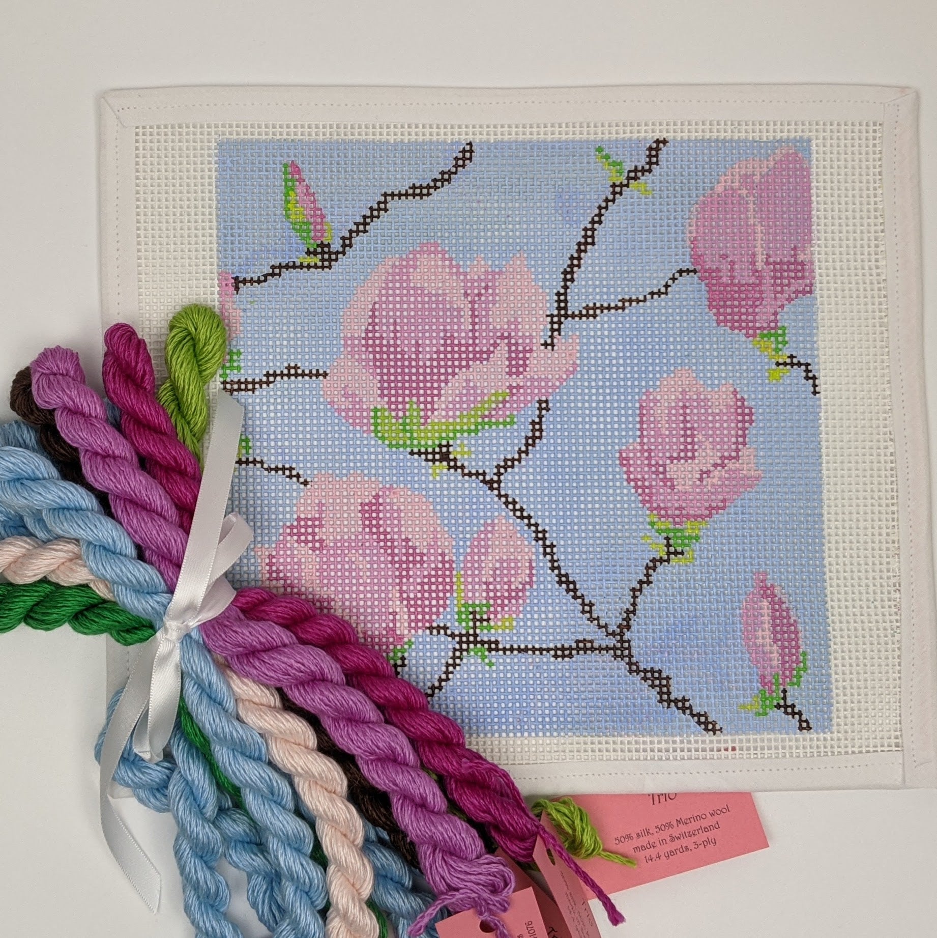 Magnolia Blossoms (10 mesh) CANVAS & FIBERS KIT