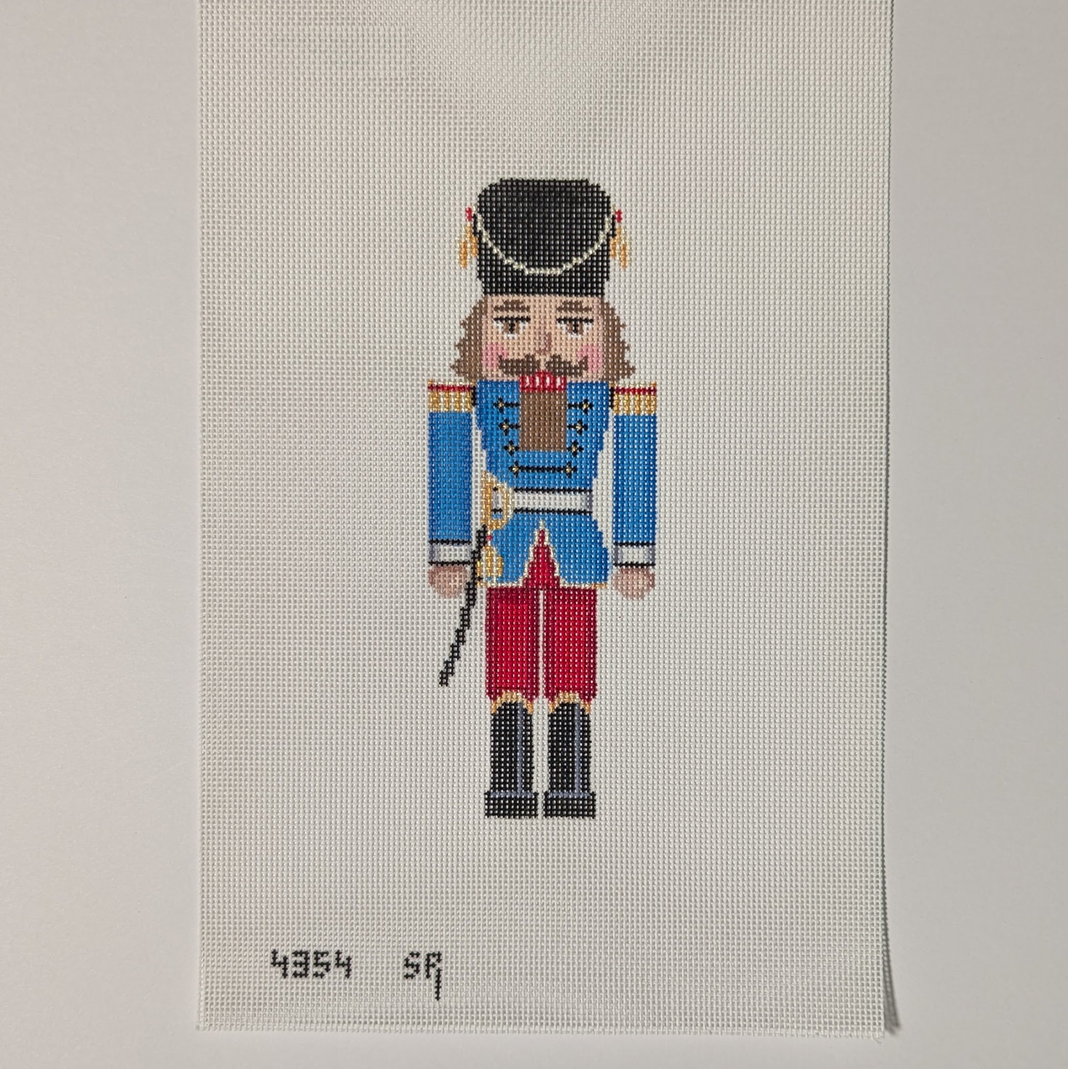 Nutcracker Guard w. Sword (Blue)
