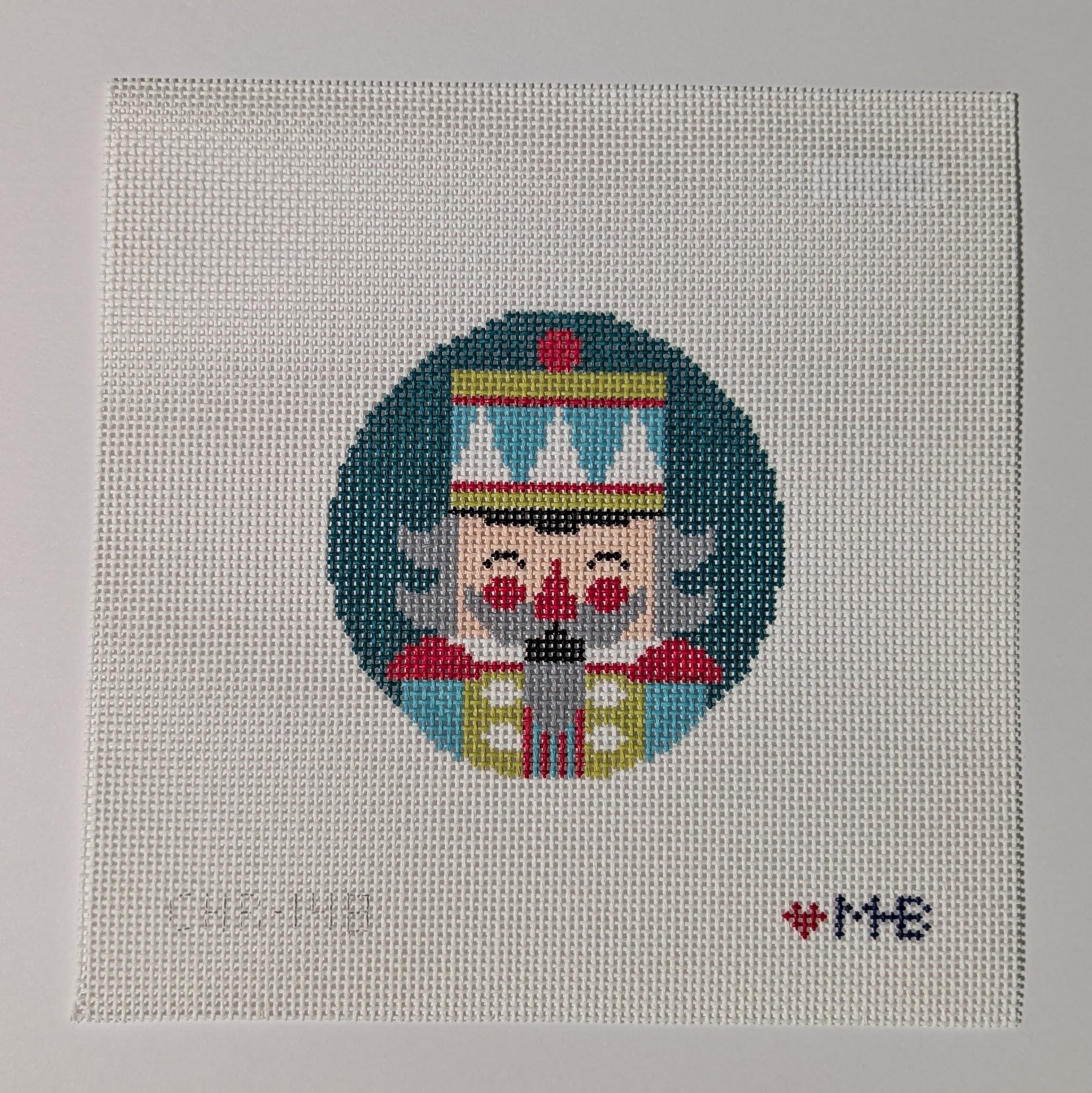 Nutcracker Iggy round