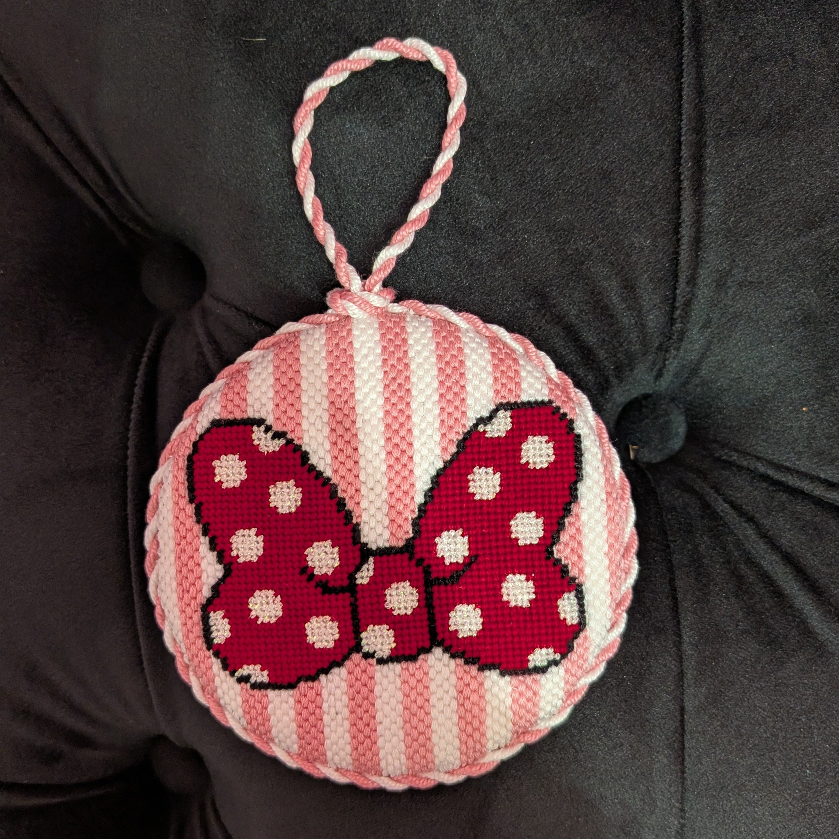 Minnie Bow Round