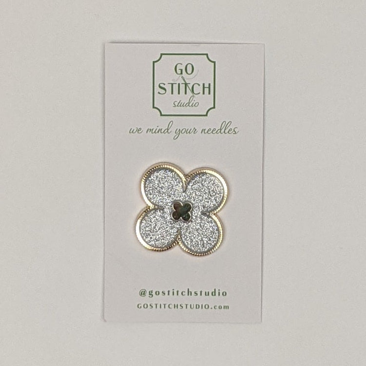 Silver Clover Needle Minder Magnet