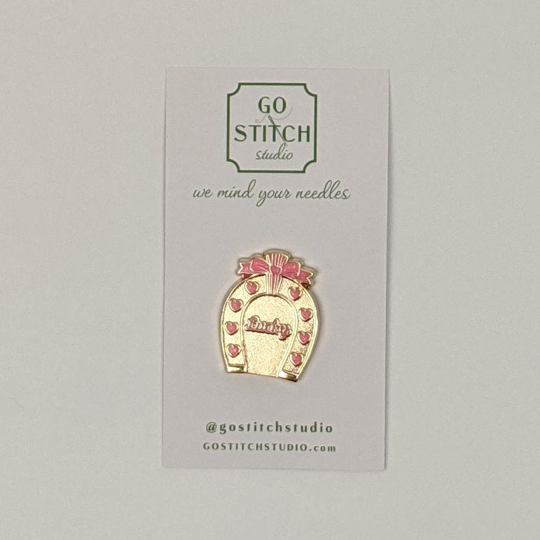 Lucky Heart Horseshoe - Pink Needle Minder Magnet