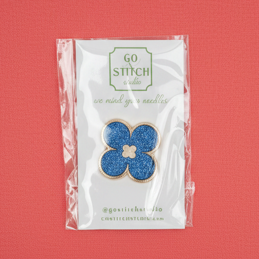 Lapis Lazuli Glitter Clover Needle Minder Magnet